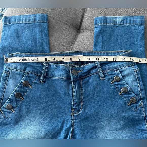 Royalty For Me Mid Rise Jeans. Size 4 - Picture 7 of 7